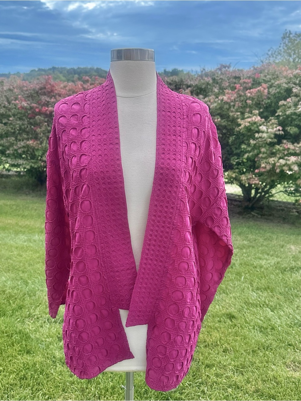 Veeca Magenta Pink Circle Textured Open Front  Kimono Cardigan M/L